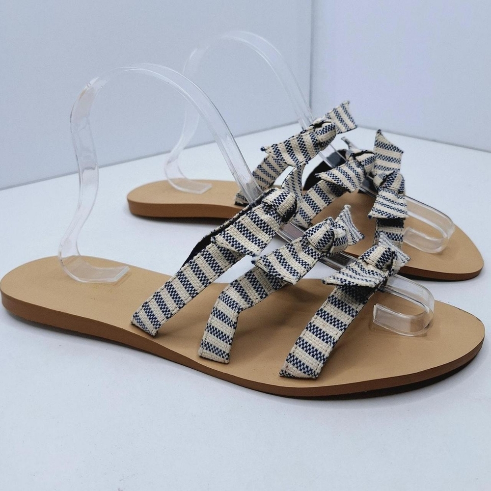 Kelly & Katie Women's Blue and White Sandals
